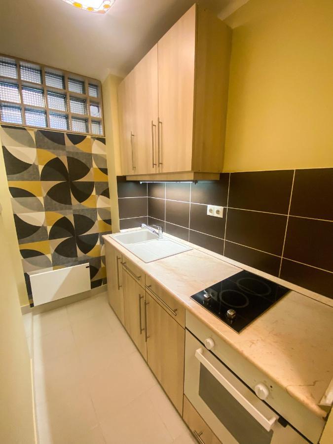 Fresh Smartly Designed Flat & Sunny Balcony *